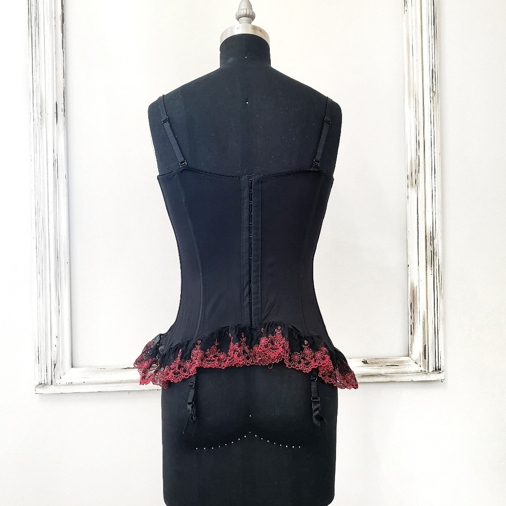 Vintage Romantic Red Floral Laced Corset - Picture 9 of 11
